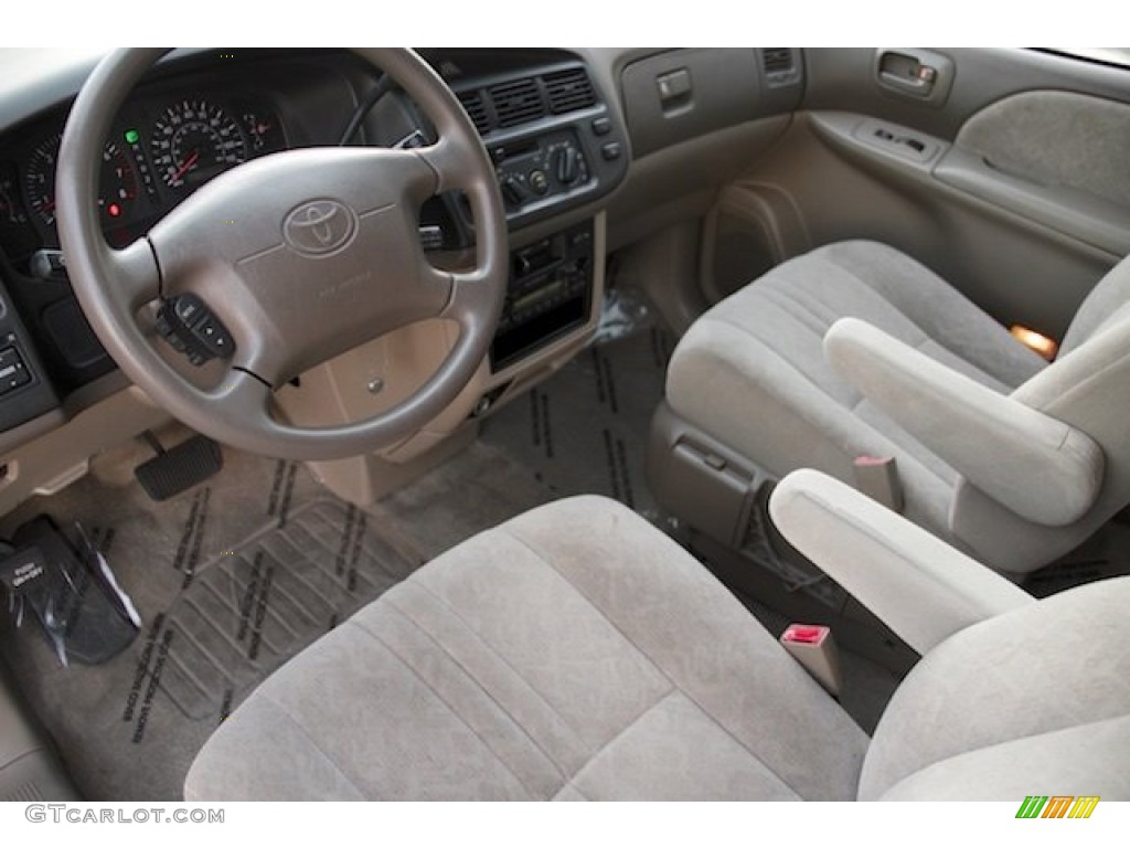 Oak Beige Interior 1999 Toyota Sienna LE Photo #100595826