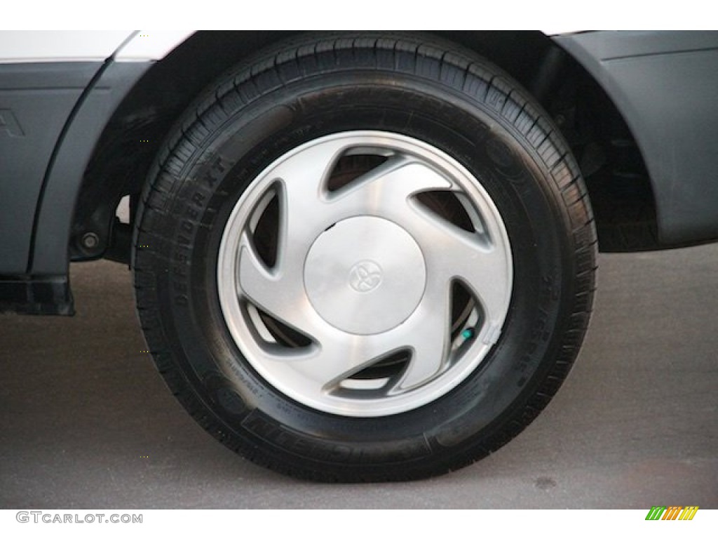 1999 Toyota Sienna LE Wheel Photo #100596248