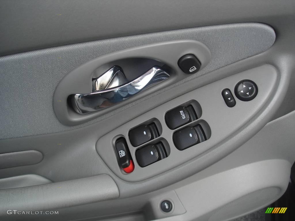 2005 Malibu Sedan - Dark Blue Metallic / Gray photo #21