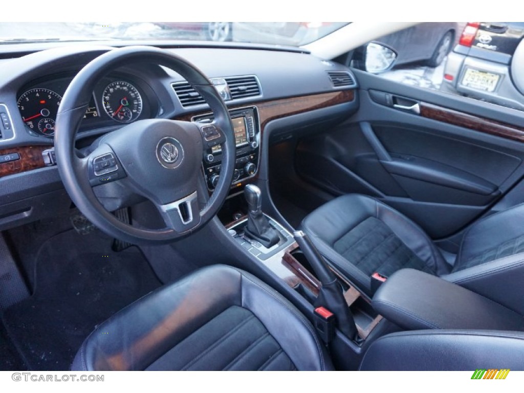 Titan Black Interior 2012 Volkswagen Passat 2.5L SEL Photo #100610354