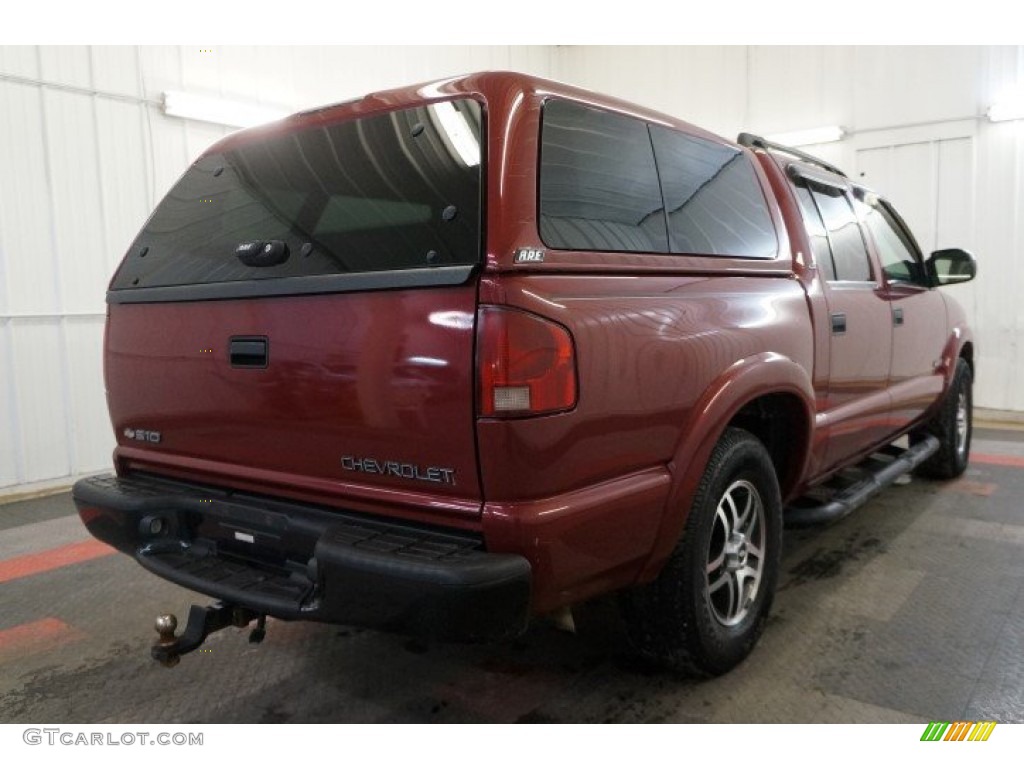 2003 S10 LS Crew Cab 4x4 - Dark Cherry Red Metallic / Graphite photo #8