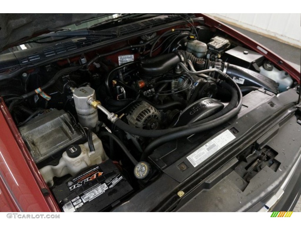 2003 S10 LS Crew Cab 4x4 - Dark Cherry Red Metallic / Graphite photo #33