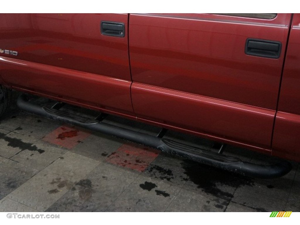 2003 S10 LS Crew Cab 4x4 - Dark Cherry Red Metallic / Graphite photo #58