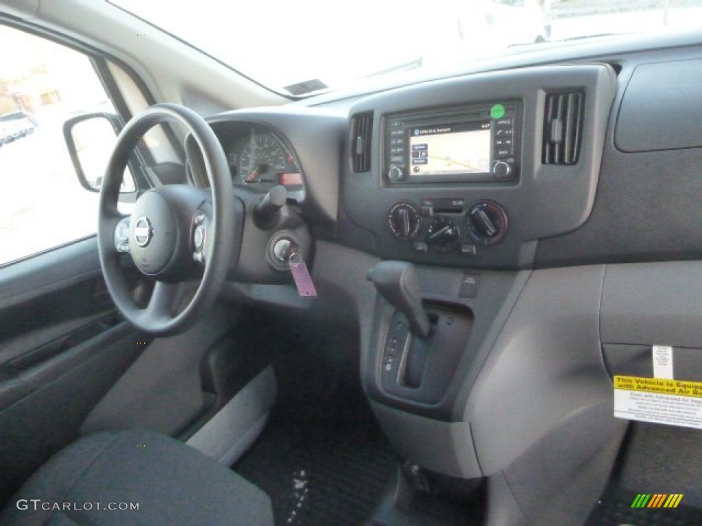 2015 Nissan NV200 SV Dashboard Photos