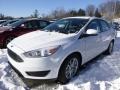 2015 Oxford White Ford Focus SE Sedan  photo #3