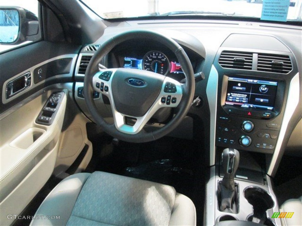 2015 Explorer XLT - Dark Side / Medium Light Stone photo #12