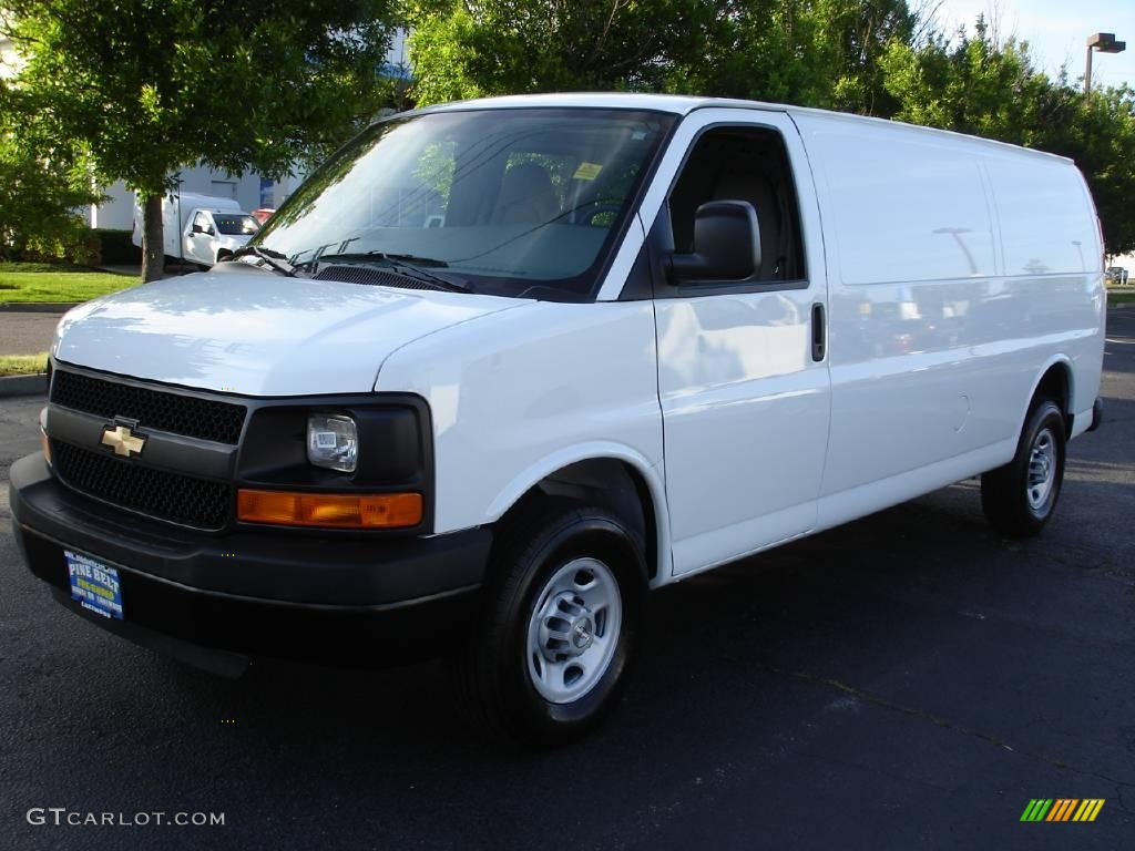 2009 Express 2500 Extended Cargo Van - Summit White / Neutral photo #1