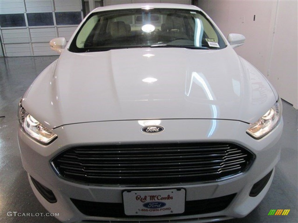 2015 Fusion SE - Oxford White / Dune photo #2