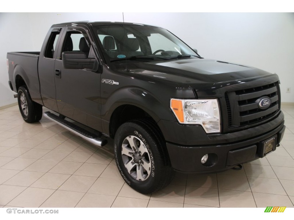 2012 F150 STX SuperCab 4x4 - Tuxedo Black Metallic / Steel Gray photo #1