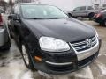 Black - Jetta SE Sedan Photo No. 4