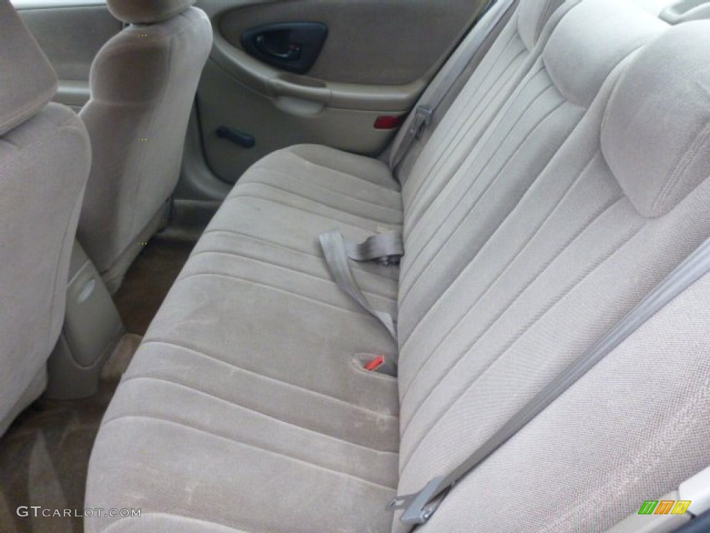 2001 Malibu Sedan - Bright White / Neutral photo #9