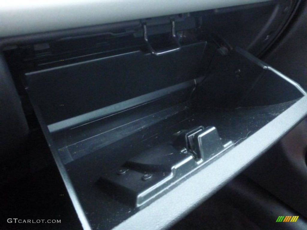 2010 Cobalt LT Sedan - Silver Moss Metallic / Ebony photo #17