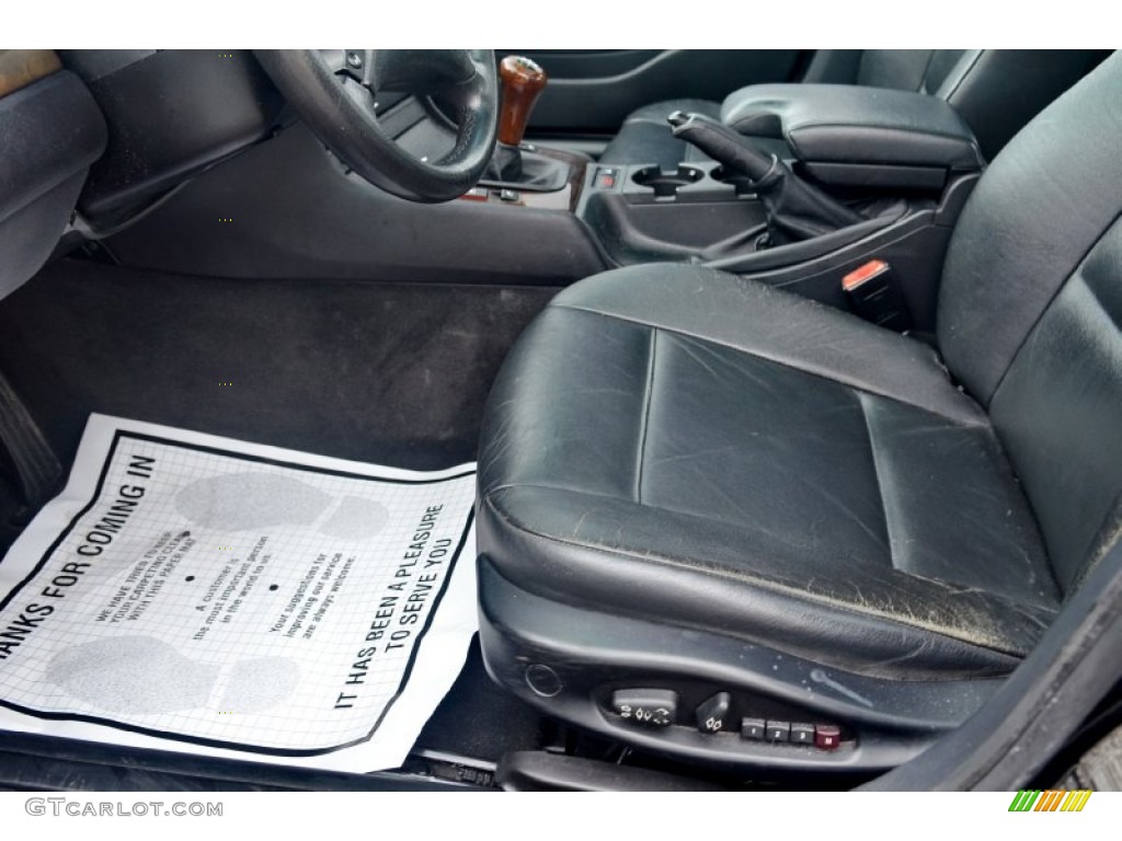 2002 3 Series 325i Sedan - Jet Black / Black photo #21