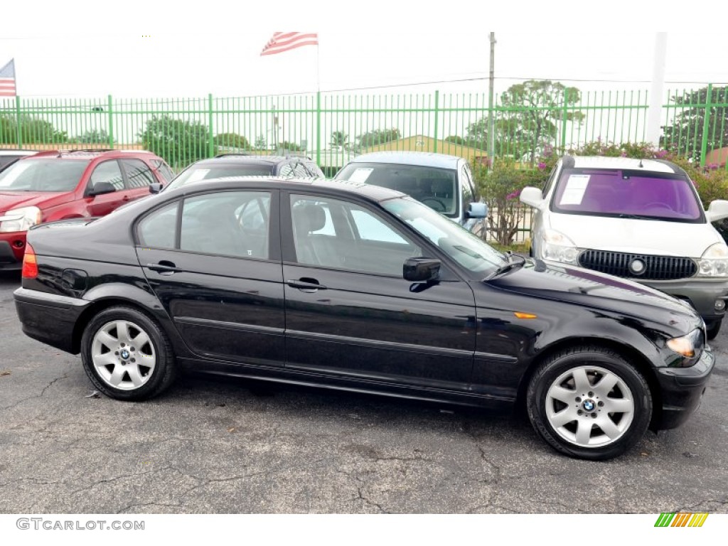 2002 3 Series 325i Sedan - Jet Black / Black photo #32