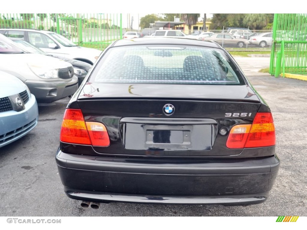2002 3 Series 325i Sedan - Jet Black / Black photo #37