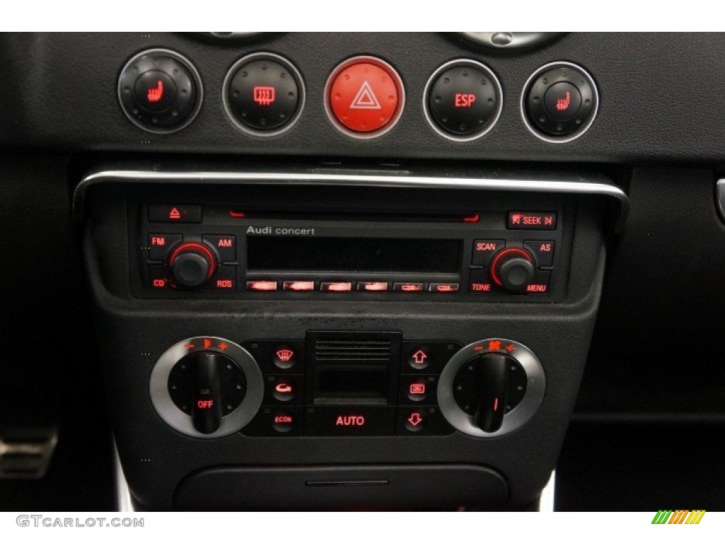 2004 Audi TT 3.2 quattro Roadster Controls Photo #100636006