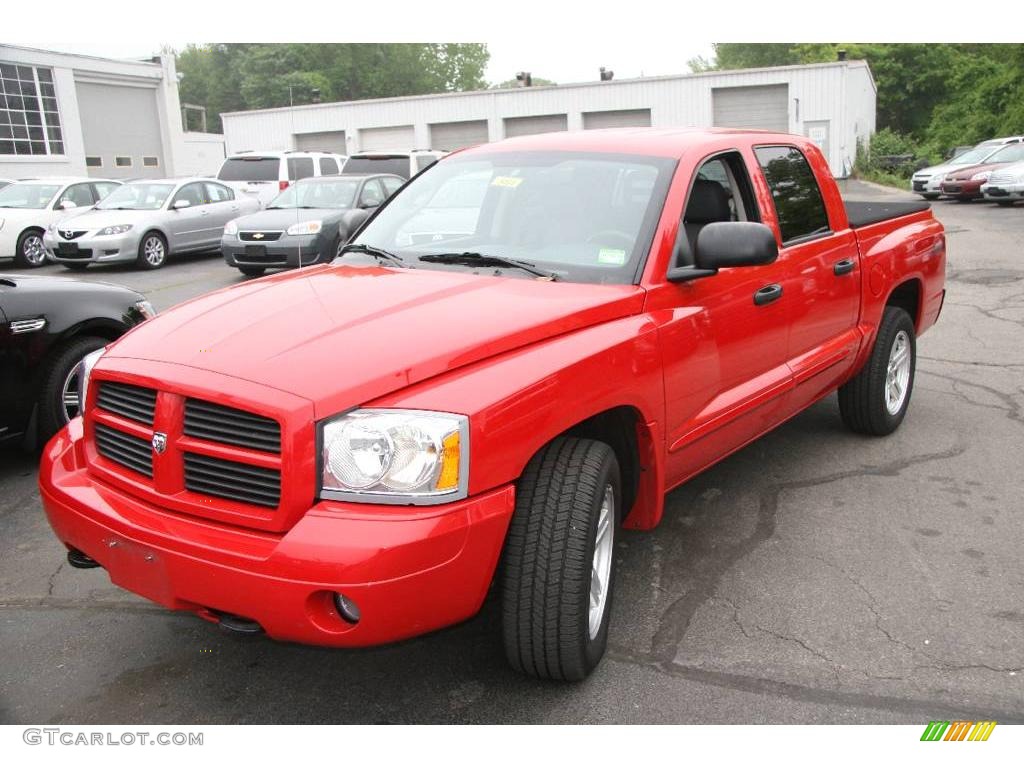 2007 Dakota SLT Quad Cab 4x4 - Flame Red / Medium Slate Gray photo #1