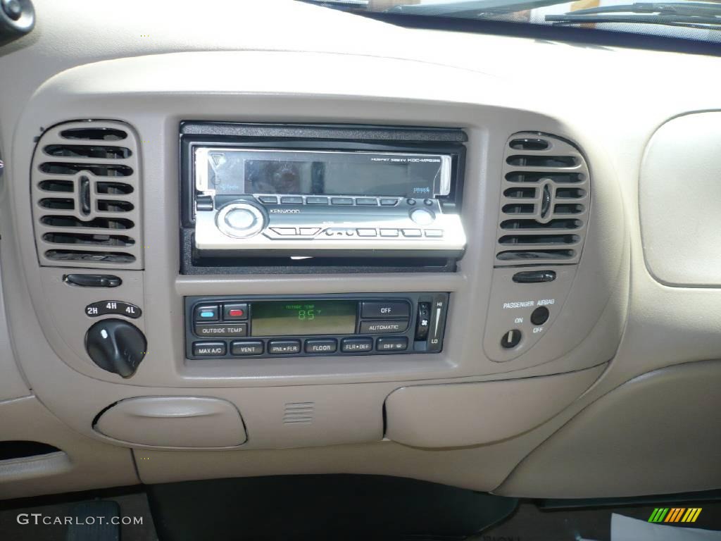 2003 F150 Lariat SuperCab 4x4 - Oxford White / Medium Parchment Beige photo #12