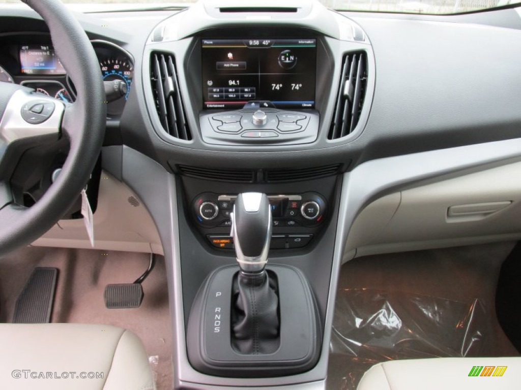 2015 Ford Escape SE Medium Light Stone Dashboard Photo #100646210