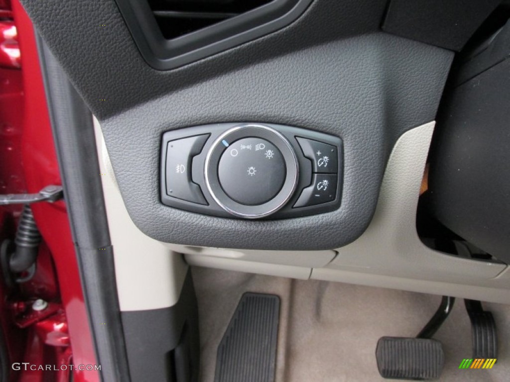 2015 Ford Escape SE Controls Photo #100646387