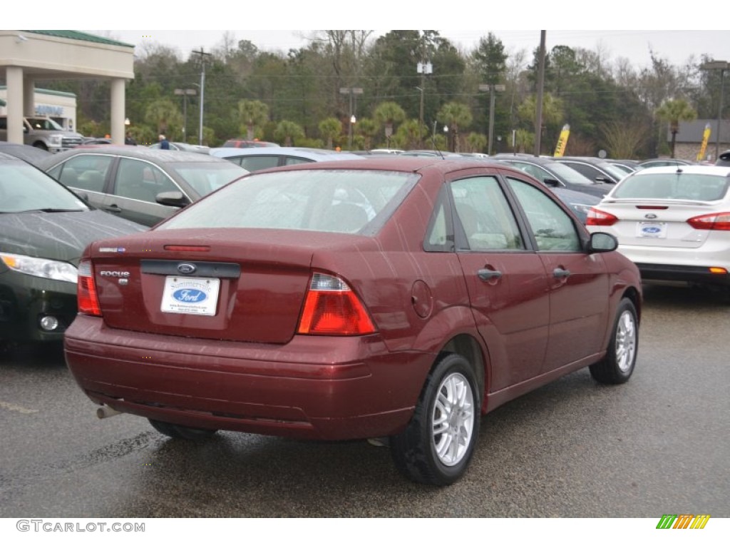 2007 Focus ZX4 SE Sedan - Dark Toreador Red Metallic / Dark Pebble/Light Pebble photo #3