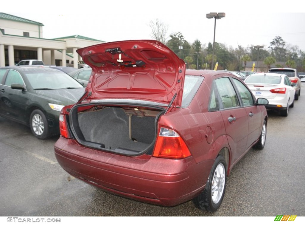 2007 Focus ZX4 SE Sedan - Dark Toreador Red Metallic / Dark Pebble/Light Pebble photo #21