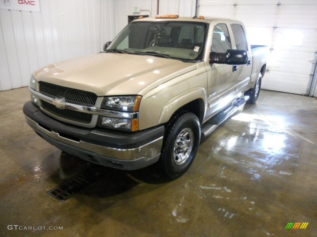 Sandstone Metallic 2004 Chevrolet Silverado 2500HD LT Crew Cab 4x4 Exterior Photo #100654685