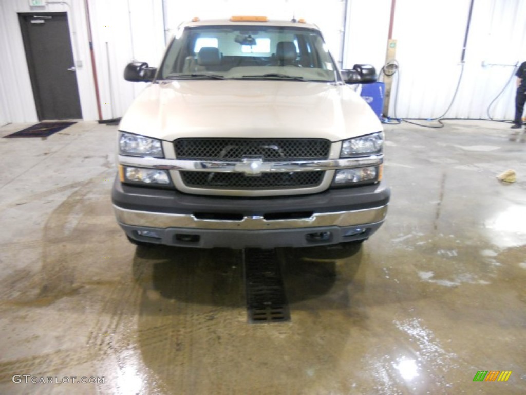 2004 Silverado 2500HD LT Crew Cab 4x4 - Sandstone Metallic / Tan photo #2
