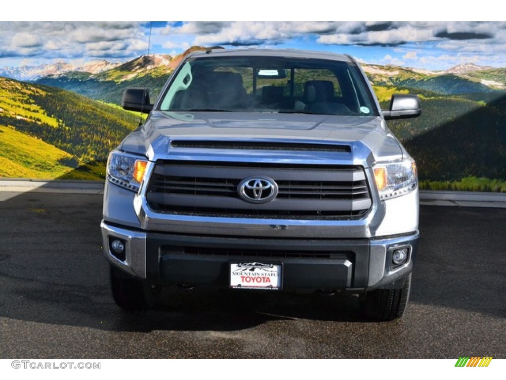 2015 Tundra SR5 Double Cab 4x4 - Silver Sky Metallic / Graphite photo #2