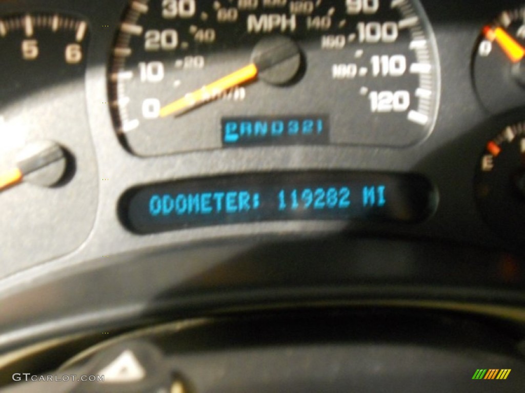 2004 Silverado 2500HD LT Crew Cab 4x4 - Sandstone Metallic / Tan photo #12