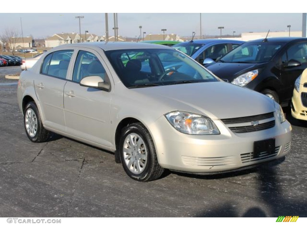 2009 Cobalt LT Sedan - Gold Mist Metallic / Ebony photo #2