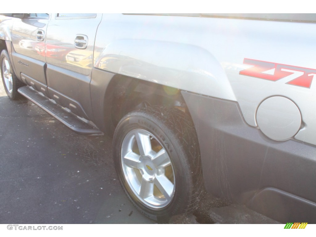 2003 Avalanche 1500 4x4 - Light Pewter Metallic / Dark Charcoal photo #4