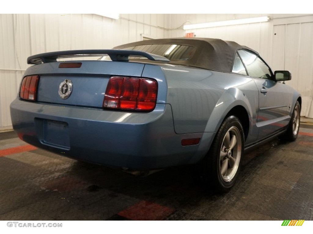 2006 Mustang V6 Premium Convertible - Windveil Blue Metallic / Light Graphite photo #8