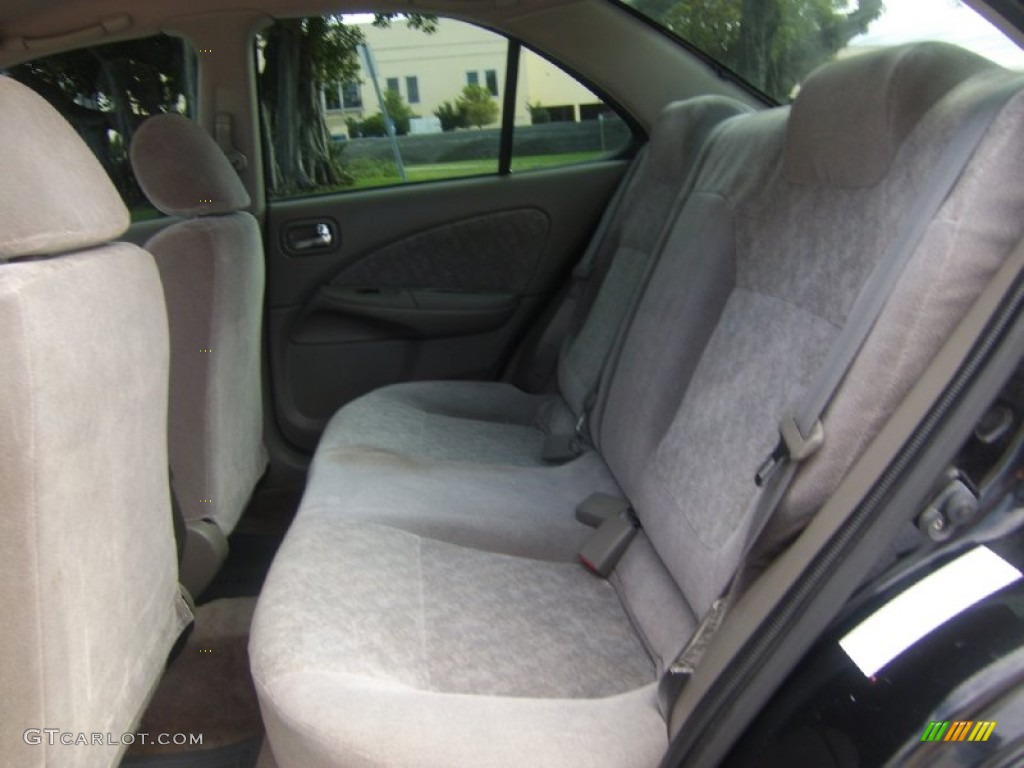 2003 Nissan Sentra GXE Interior Color Photos