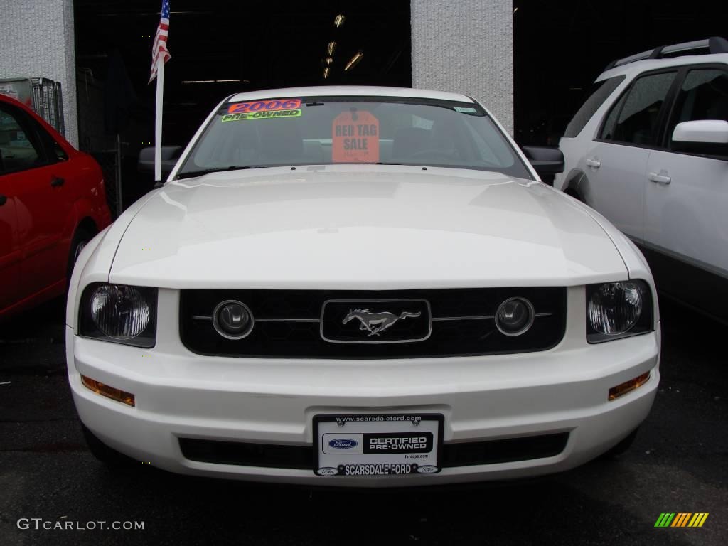 2006 Mustang V6 Premium Coupe - Performance White / Light Graphite photo #2