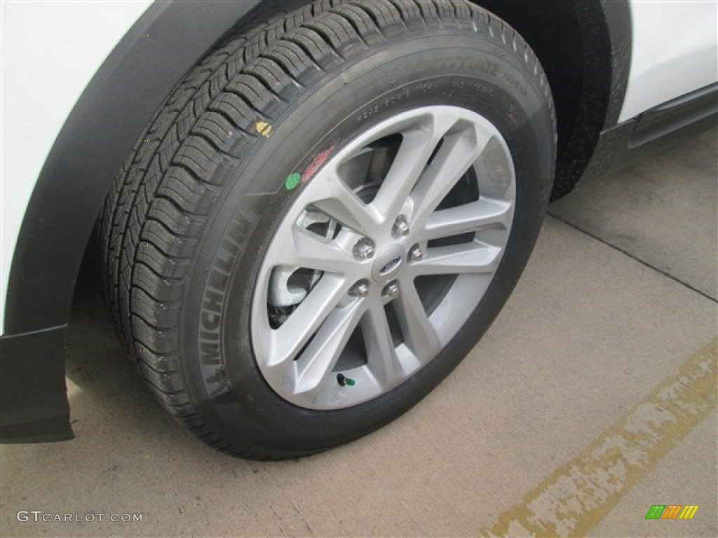 2015 Explorer FWD - Oxford White / Medium Light Stone photo #2