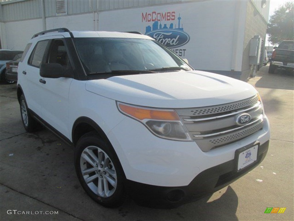 2015 Explorer FWD - Oxford White / Medium Light Stone photo #3