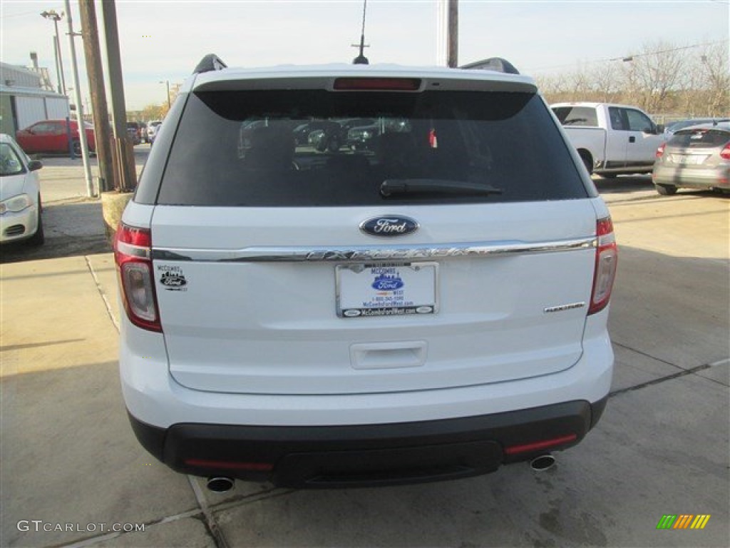 2015 Explorer FWD - Oxford White / Medium Light Stone photo #10