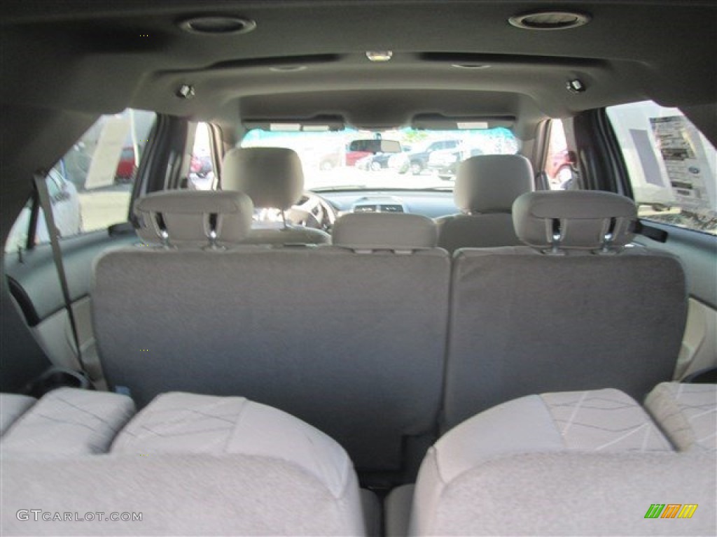 2015 Explorer FWD - Oxford White / Medium Light Stone photo #13