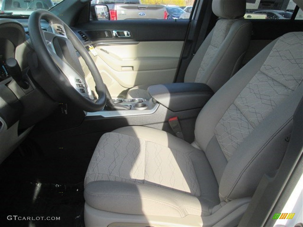 2015 Explorer FWD - Oxford White / Medium Light Stone photo #19