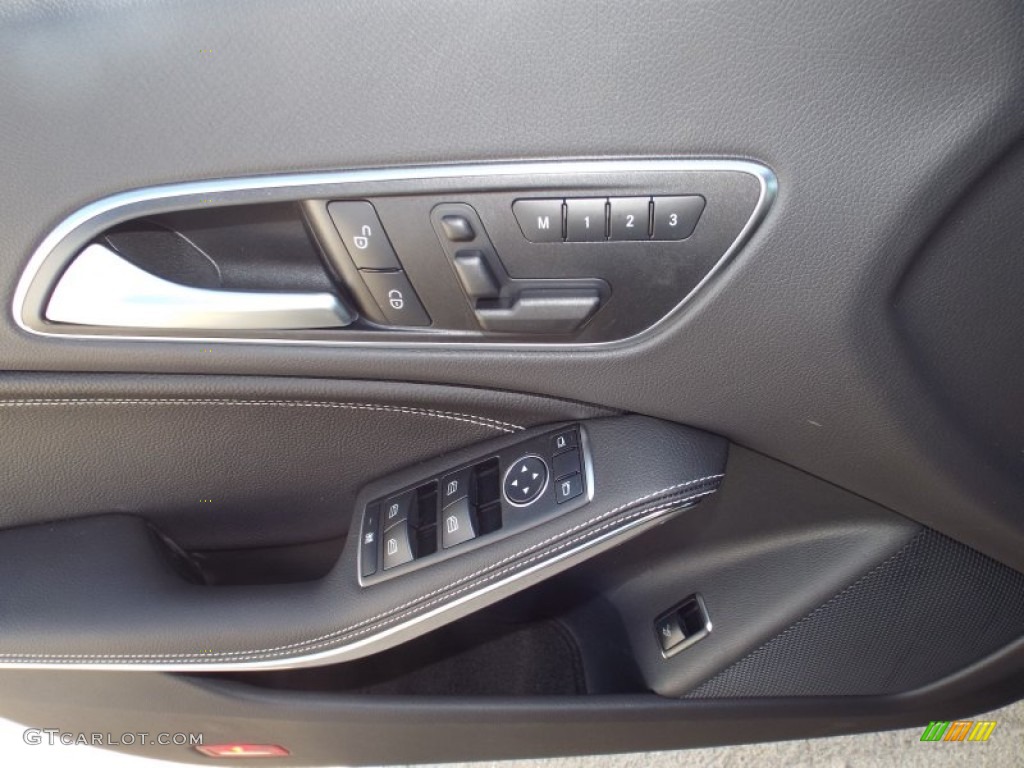2015 Mercedes-Benz CLA 250 Door Panel Photos