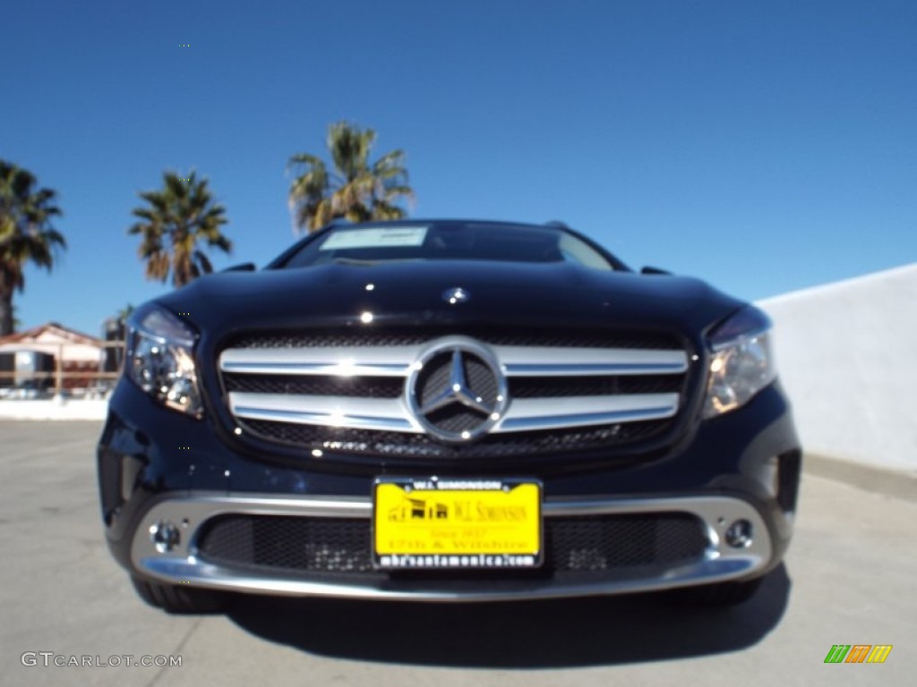 2015 GLA 250 4Matic - Night Black / Black photo #2