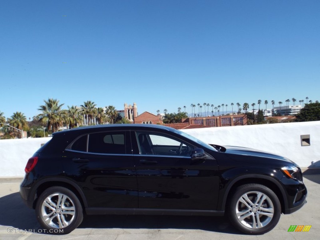 2015 GLA 250 4Matic - Night Black / Black photo #3