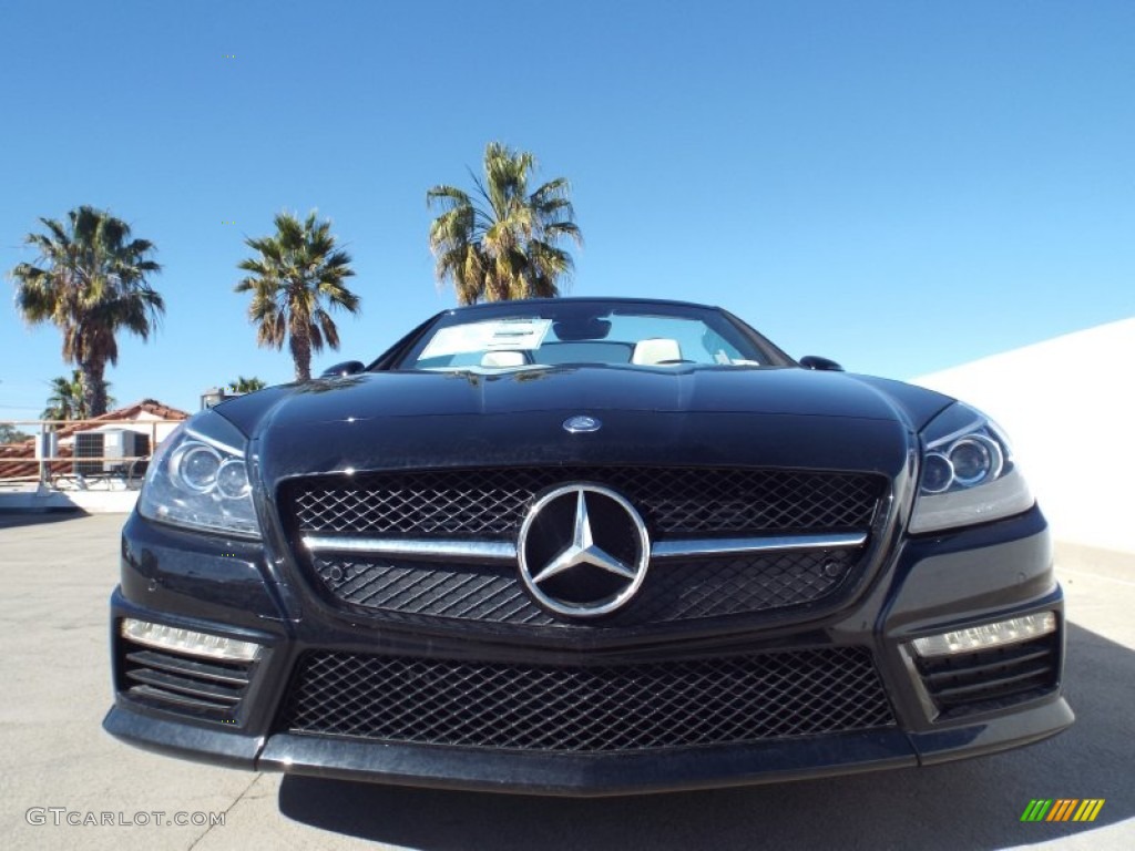 2015 SLK 55 AMG Roadster - Black / designo Platinum White/Black photo #2