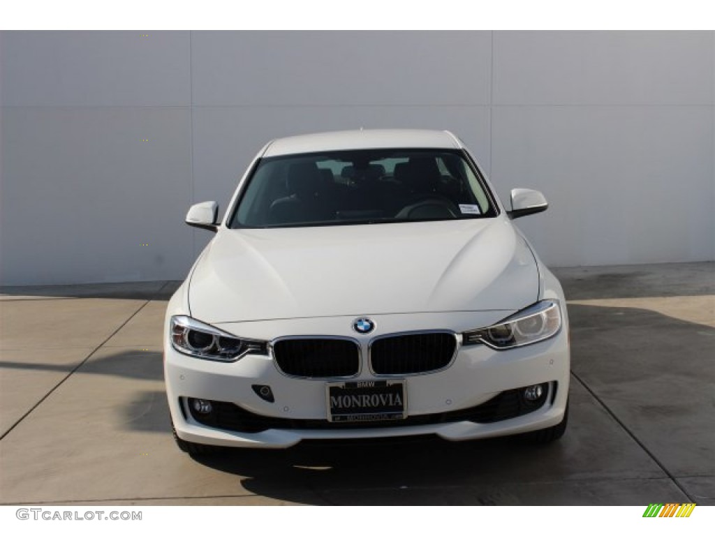 2015 3 Series 328i xDrive Sedan - Alpine White / Black photo #3