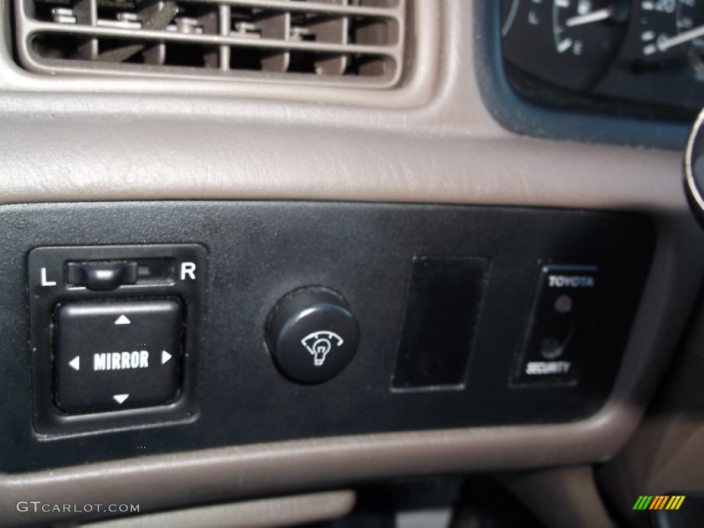 2000 Camry LE - Woodland Pearl / Oak photo #17