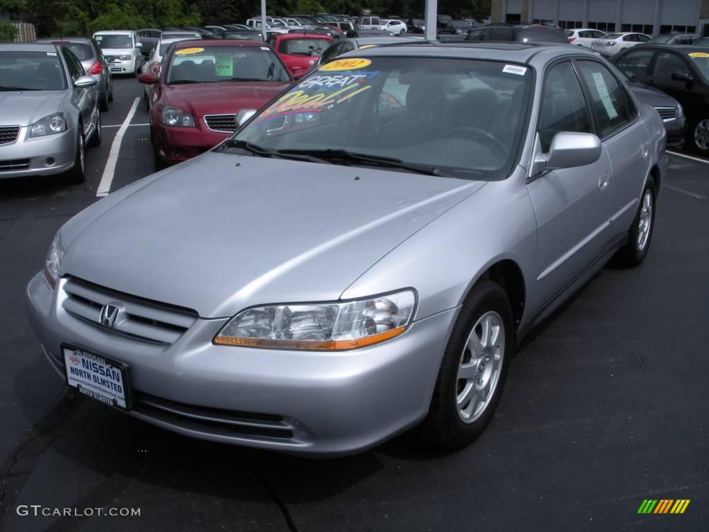 2002 Accord SE Sedan - Satin Silver Metallic / Quartz Gray photo #1