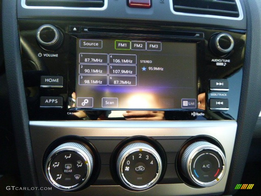 2015 XV Crosstrek 2.0i Premium - Ice Silver Metallic / Black photo #18