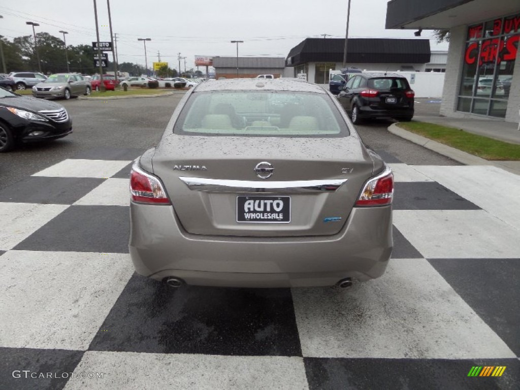 2014 Altima 2.5 SV - Saharan Stone / Beige photo #4