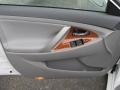 Super White - Camry XLE Photo No. 12
